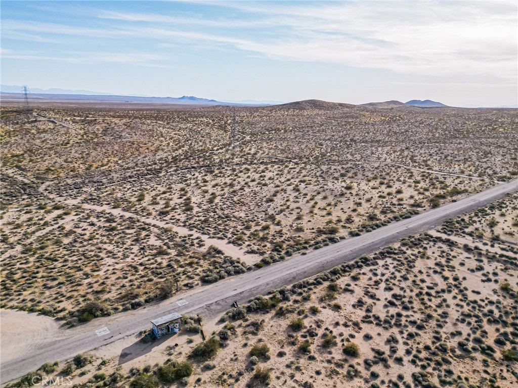 1000 Locust Road Boron, CA 93516 - Photo 3 of 32 a view of a city