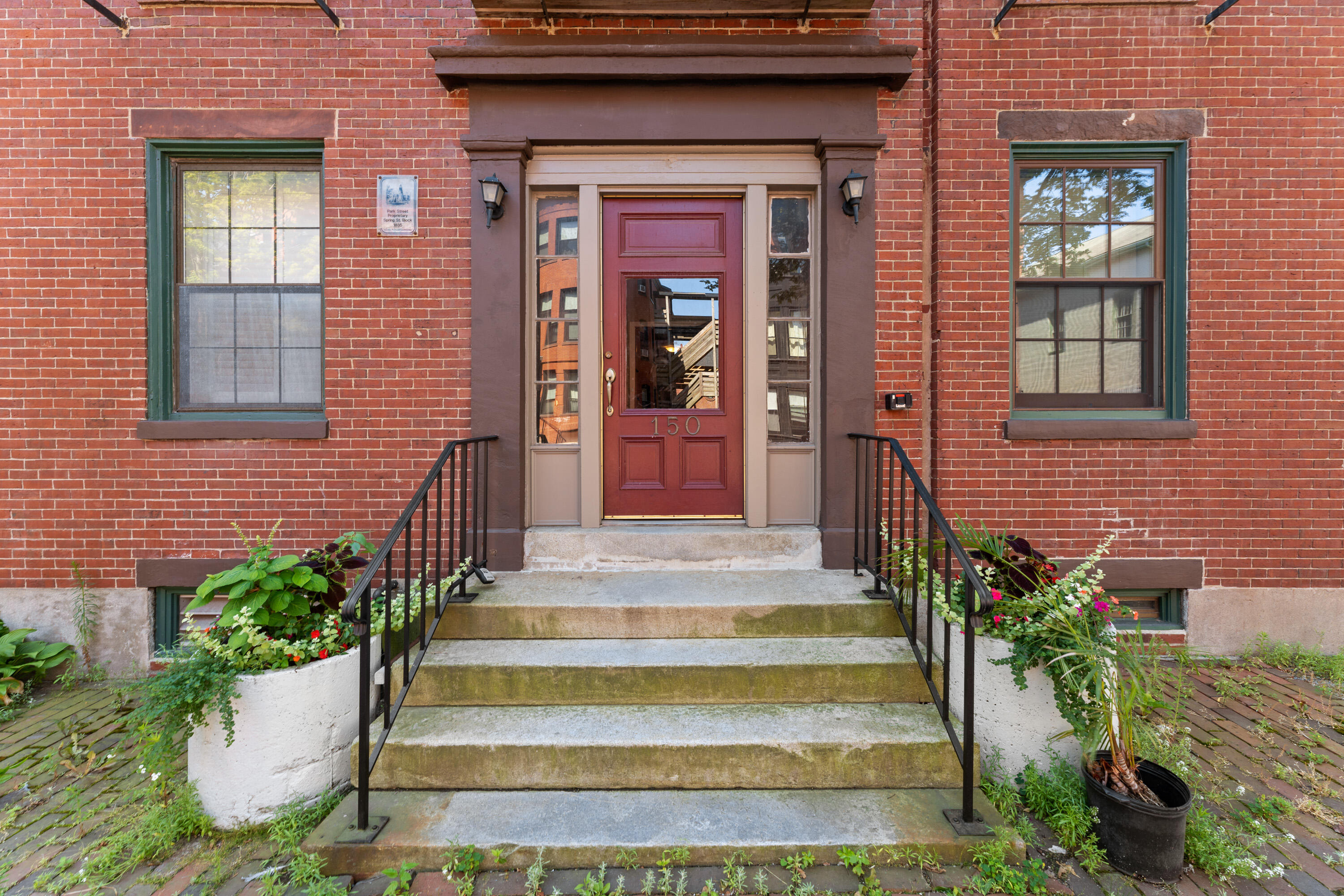 150 Spring Street, Unit 8 Portland, ME 04101 - Photo 1 of 32 6_150 Spring Street Apt 8_PGM_Print