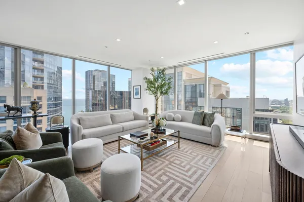 $14,000 | 363 East Wacker Drive, Unit 3109, Chicago, IL 60601