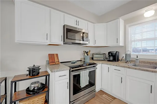 $294,900 | 109 Southeast 421st Road, Warrensburg, MO 64093