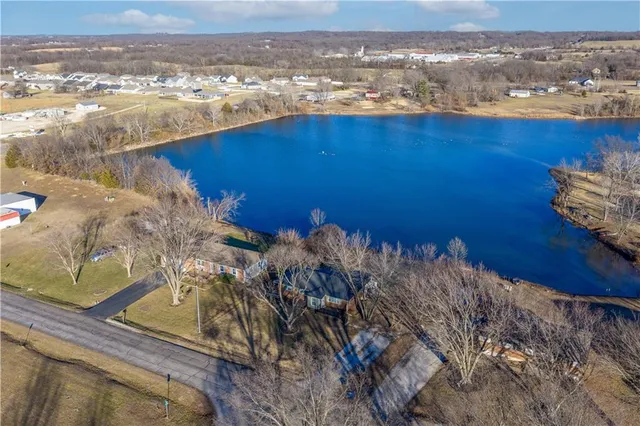 $294,900 | 109 Southeast 421st Road, Warrensburg, MO 64093