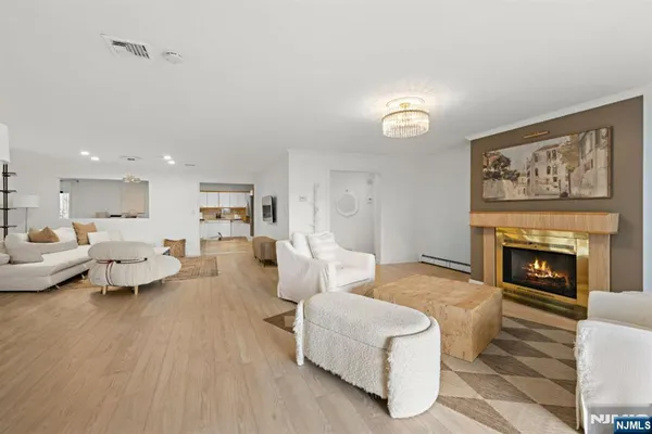 $4,900 | 11 A Riverview Circle, Unit 11A, North Bergen, NJ 07047