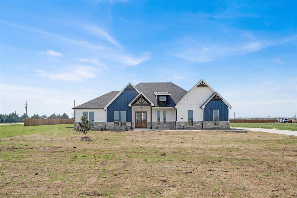 2761 Palmyra Road Ferris, TX 75125 - Photo 1 of 1 Modern inspired farmhouse featuring a front lawn
