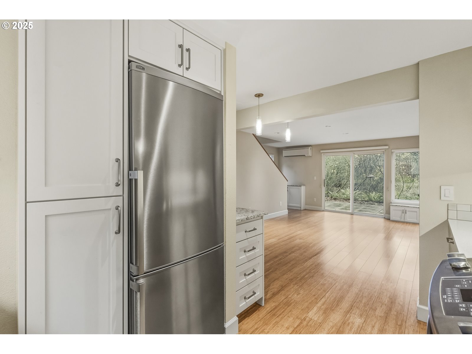 4387 Southwest 94th Avenue Portland, OR 97225 - Photo 11 of 48