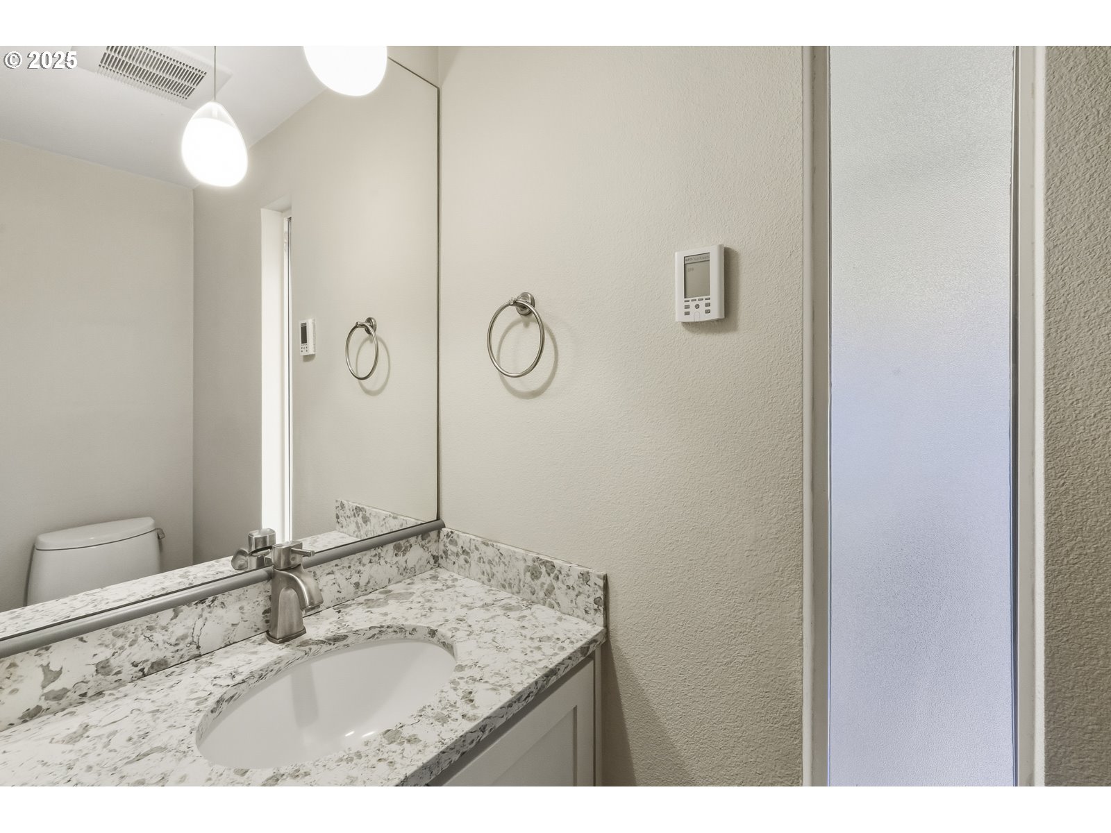 4387 Southwest 94th Avenue Portland, OR 97225 - Photo 13 of 48