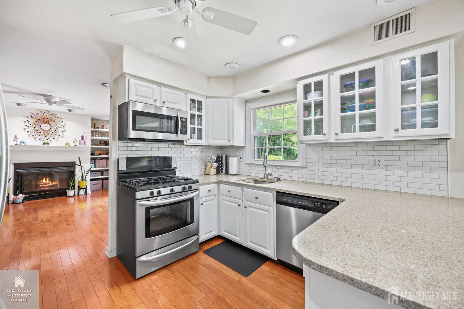 78 Henderson Road Kendall Park, NJ 08824 - Photo 16 of 40