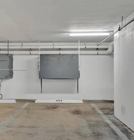 $3,100 | 1 Alhambra Circle, Unit 203, Coral Gables, FL 33134