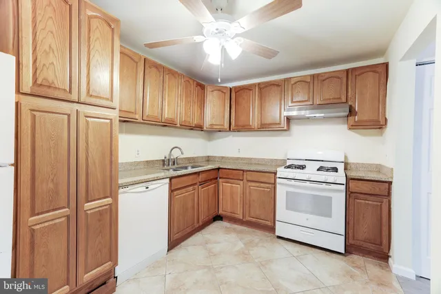 $1,975 | 7905 Dassett Court, Unit 101, Annandale, VA 22003