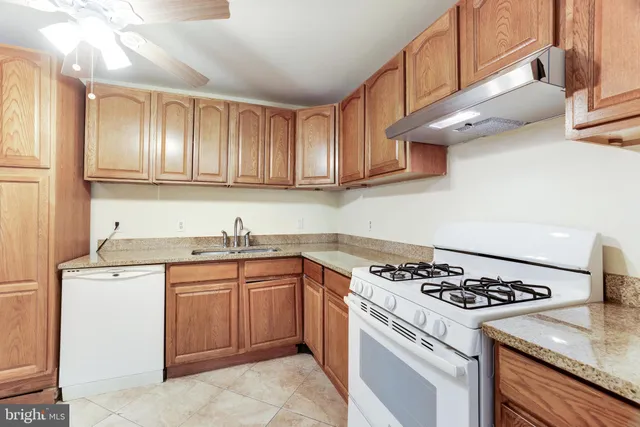 $1,975 | 7905 Dassett Court, Unit 101, Annandale, VA 22003