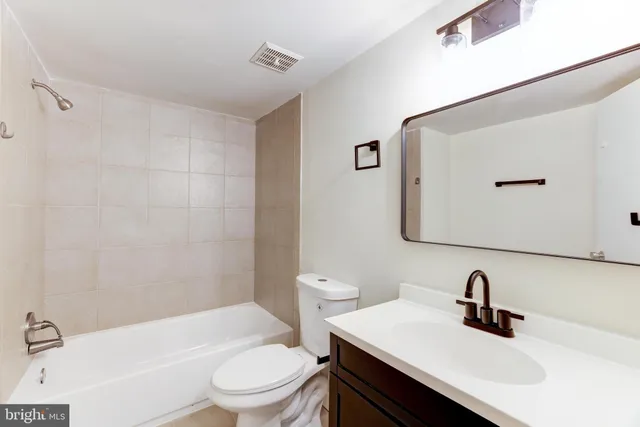 $1,975 | 7905 Dassett Court, Unit 101, Annandale, VA 22003