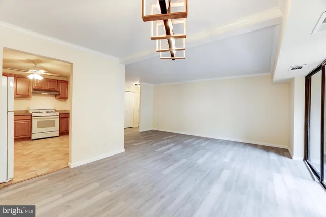 $1,975 | 7905 Dassett Court, Unit 101, Annandale, VA 22003