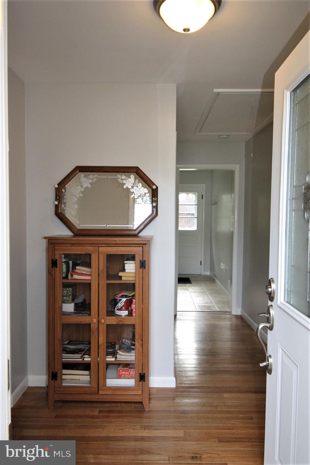 31 Brookfield Road Pasadena, MD 21122 - Photo 2 of 26