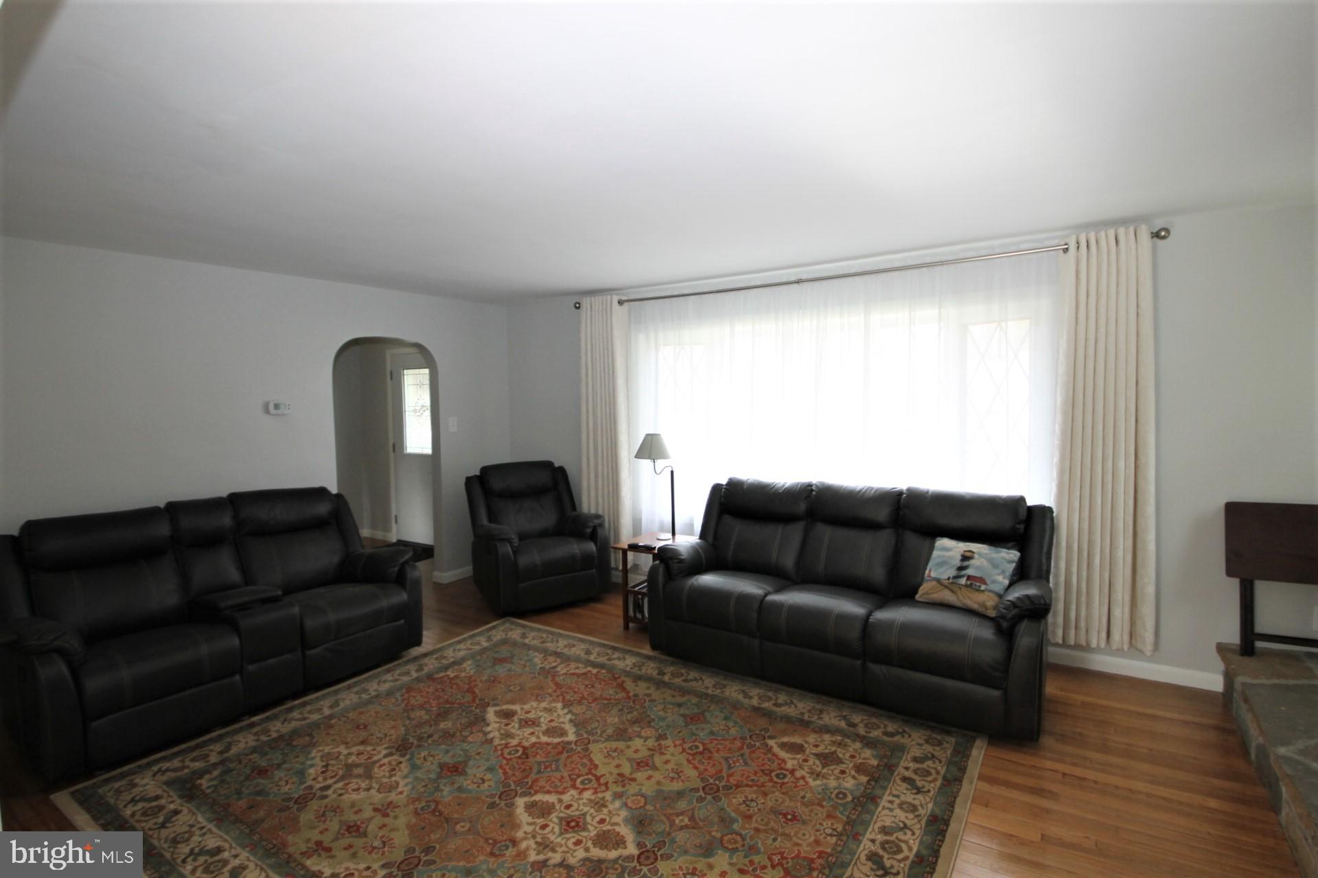 31 Brookfield Road Pasadena, MD 21122 - Photo 4 of 26
