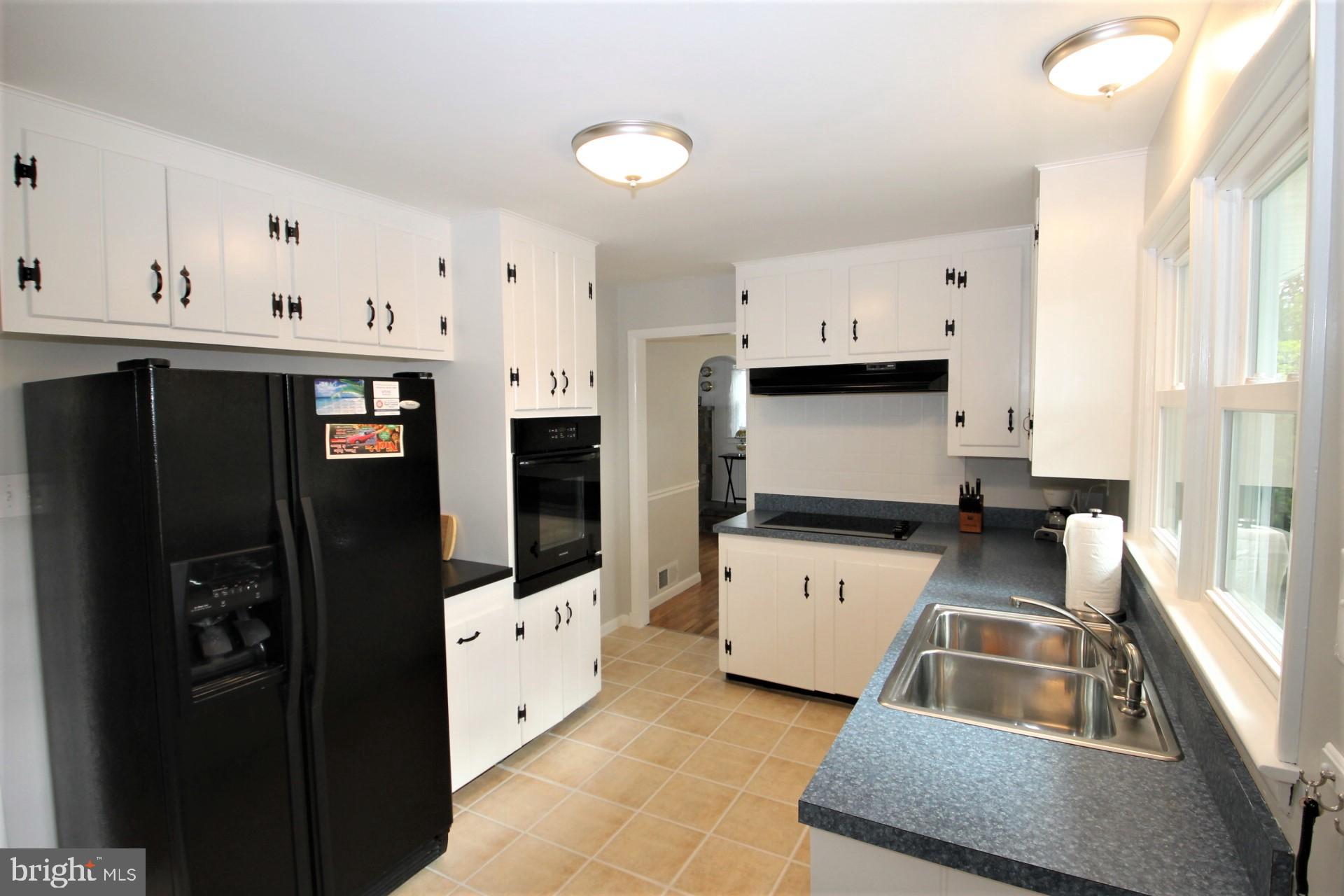 31 Brookfield Road Pasadena, MD 21122 - Photo 7 of 26