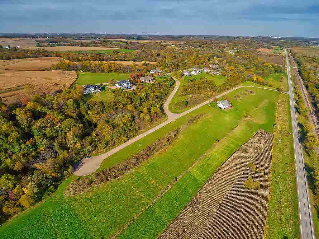 3484 Old Hwy Road Muscatine, IA 52761 - Photo 3 of 8 Gallery Image 3