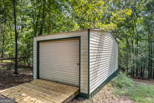 a view of a pathway of a building