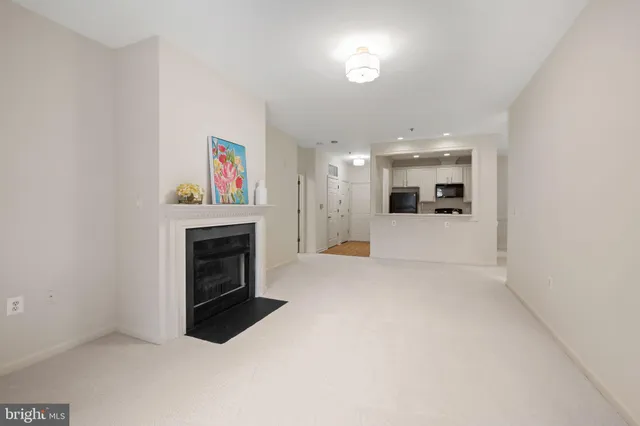 $445,000 | 150 Chevy Chase Street, Unit 102, Gaithersburg, MD 20878