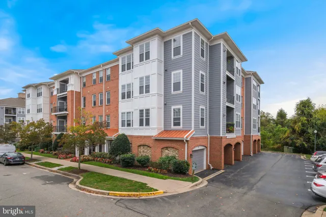 $445,000 | 150 Chevy Chase Street, Unit 102, Gaithersburg, MD 20878