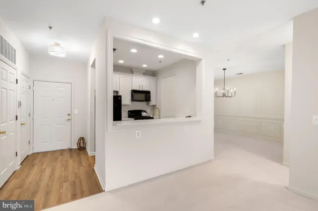 $445,000 | 150 Chevy Chase Street, Unit 102, Gaithersburg, MD 20878