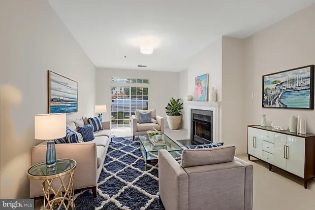 $445,000 | 150 Chevy Chase Street, Unit 102, Gaithersburg, MD 20878