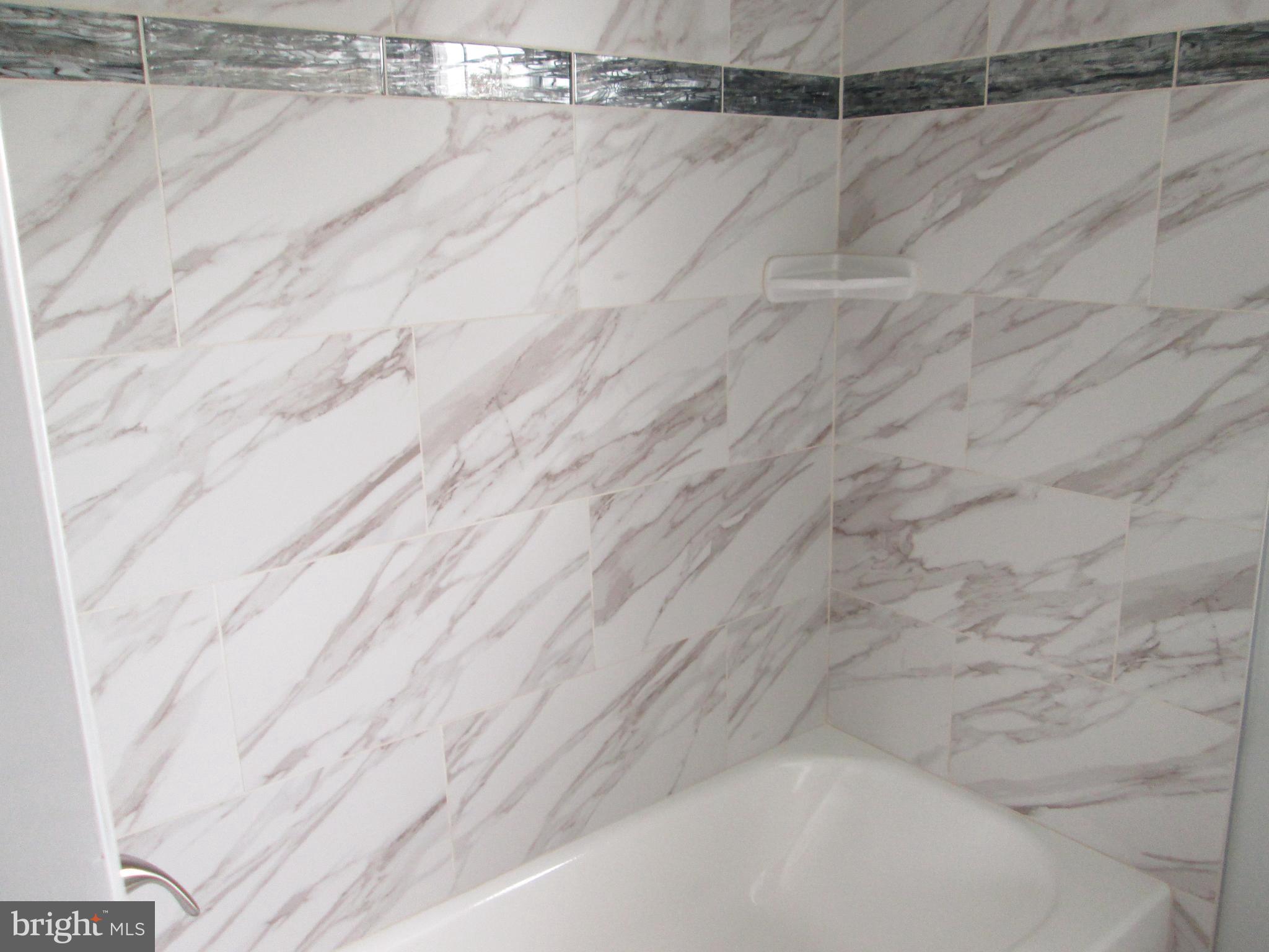 130 Cedar Hill Road Baltimore, MD 21225 - Photo 14 of 35 Main tiled bath
