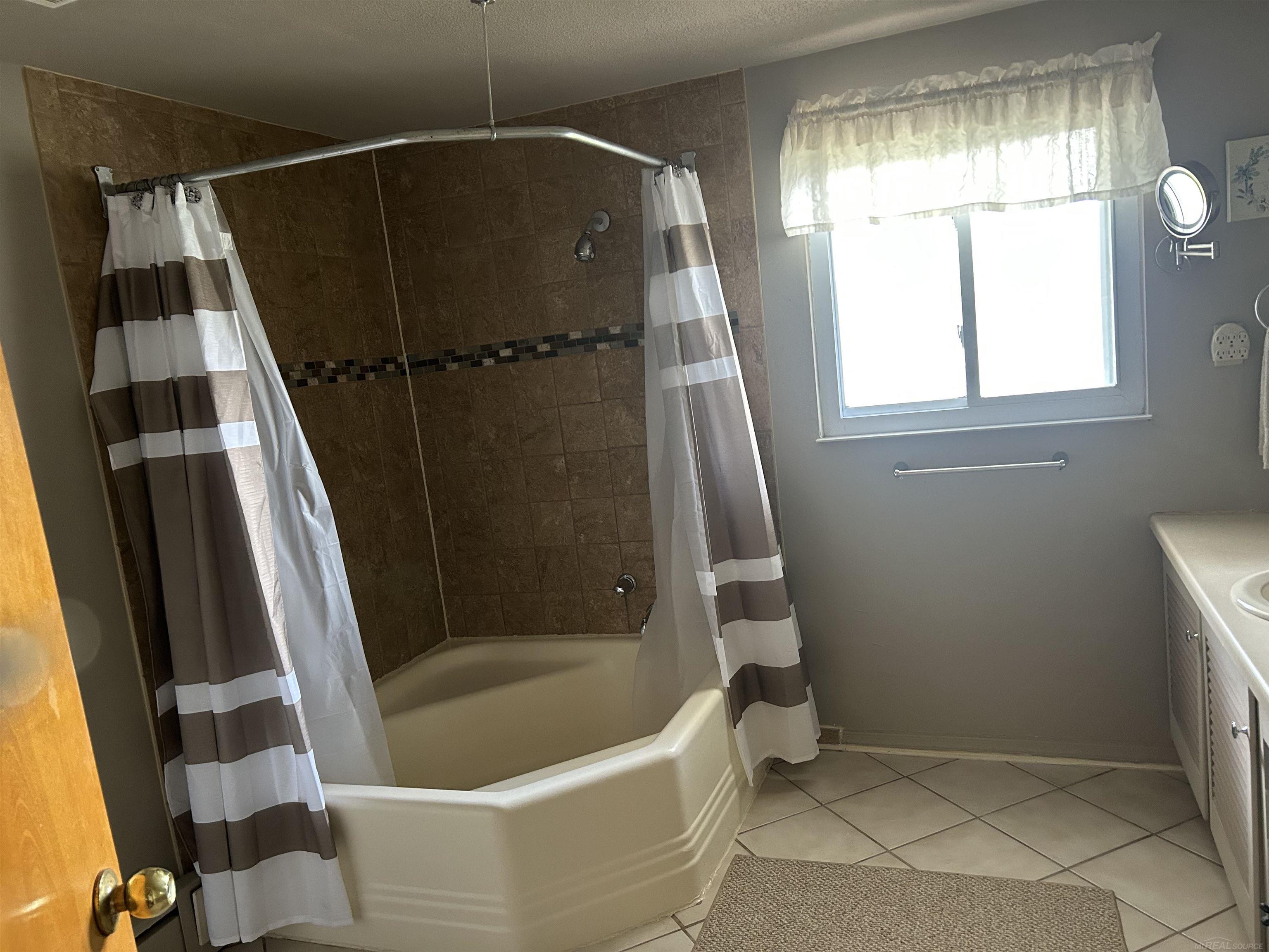 830 West 3rd Street Pinconning, MI 48650 - Photo 36 of 39