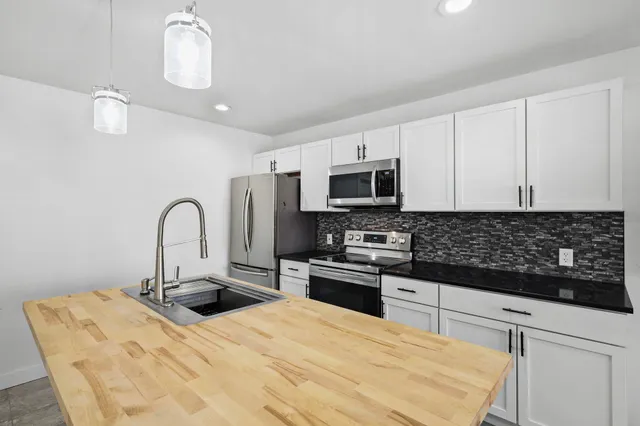 $285,000 | 1114 Matheson Street, Janesville, WI 53545