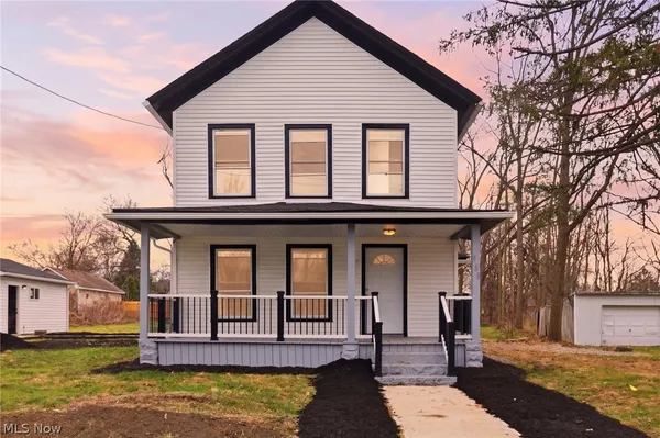 $325,000 | 950 Park Avenue, Amherst, OH 44001