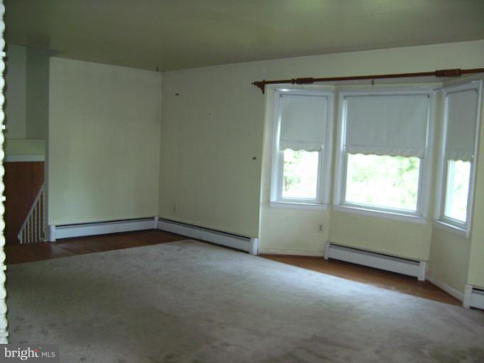 2933 Roderick Road Frederick, MD 21704 - Photo 19 of 30 Living Room