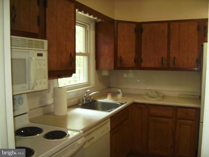 2933 Roderick Road Frederick, MD 21704 - Photo 9 of 30 Kitchen