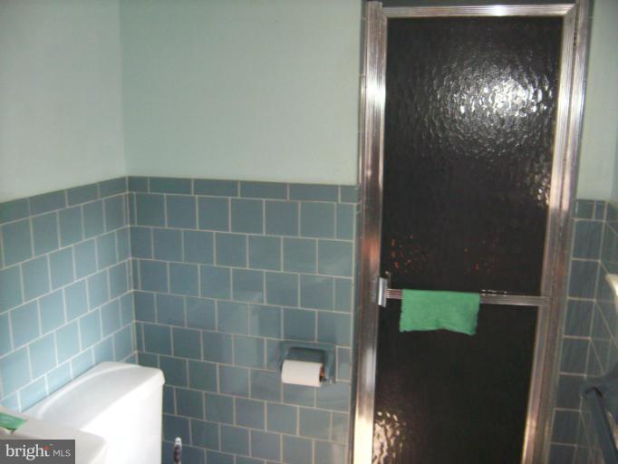 2933 Roderick Road Frederick, MD 21704 - Photo 10 of 30 Bath (Master)
