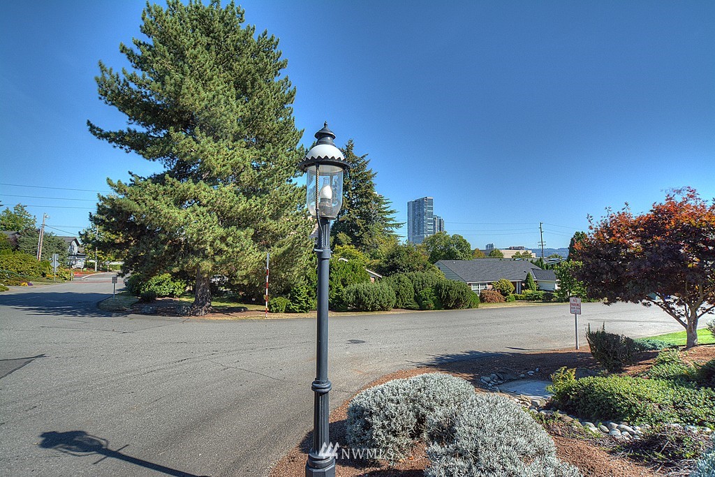 1005 Belfair Road Bellevue, WA 98004 - Photo 17 of 17