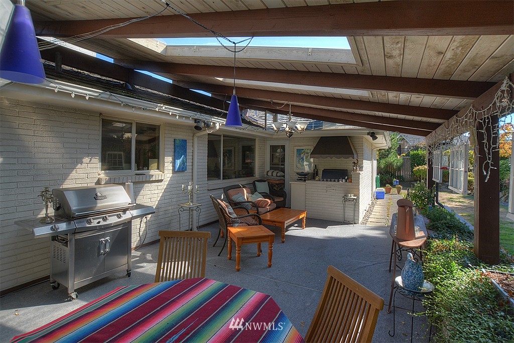1005 Belfair Road Bellevue, WA 98004 - Photo 9 of 17