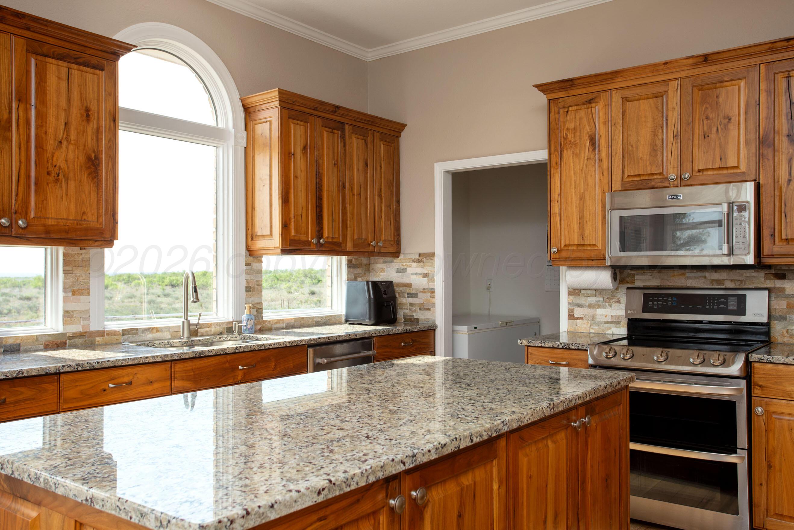 70 Stonebridge Gate Road Amarillo, TX 79124 - Photo 48 of 52 Kitchen