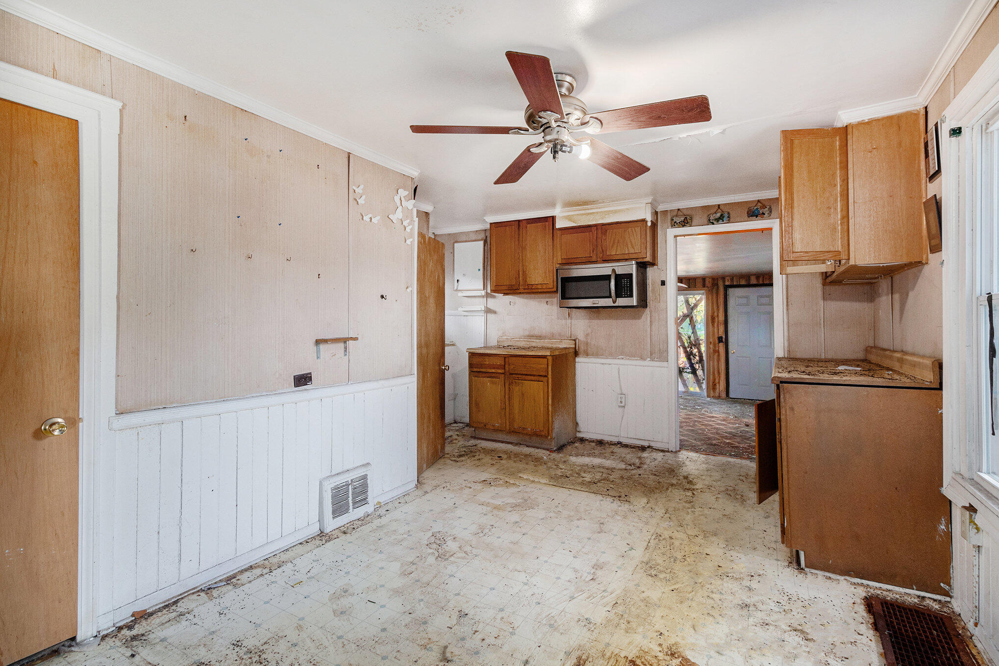 708 Mabel Street Kalamazoo, MI 49007 - Photo 8 of 19 007_file_650