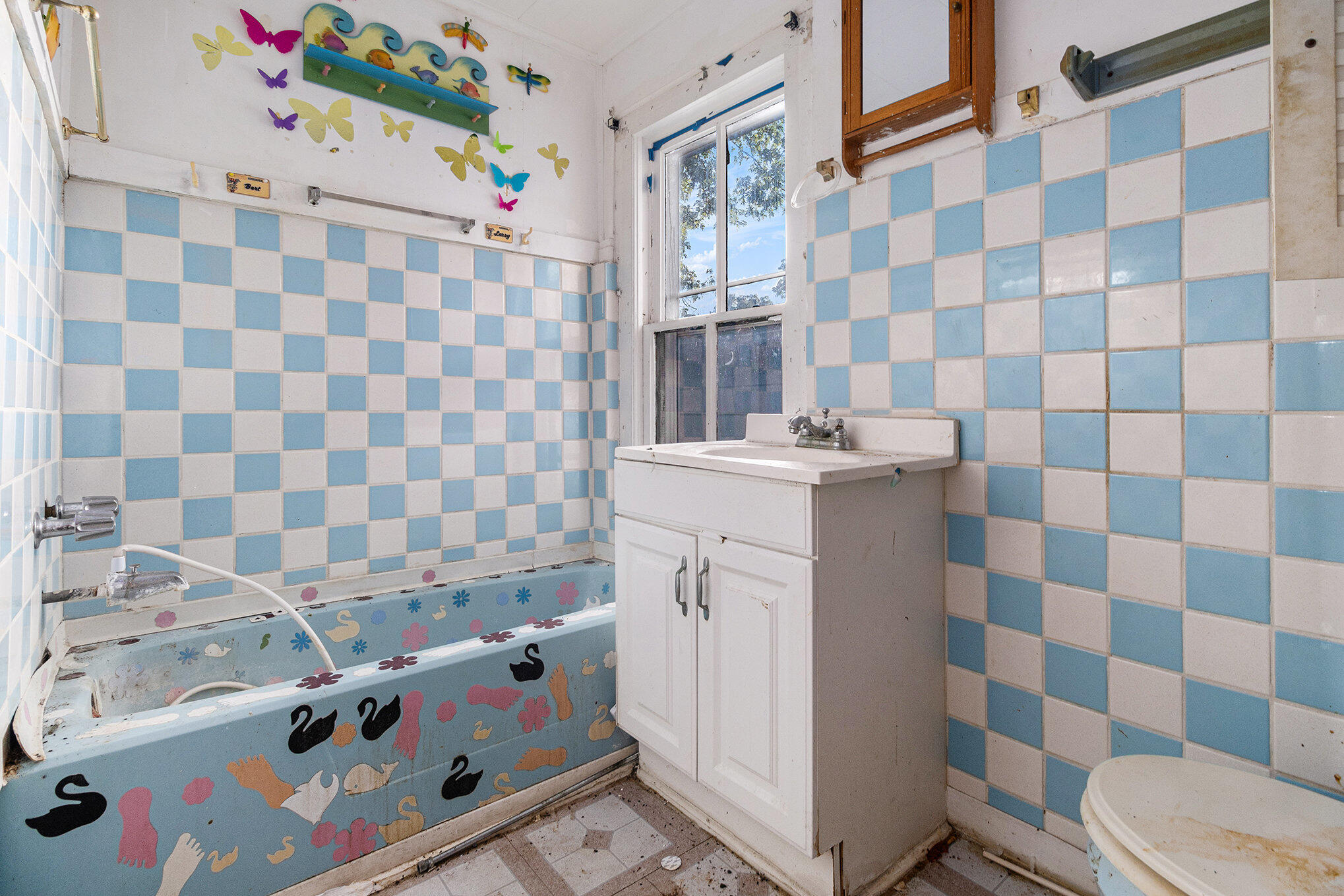 708 Mabel Street Kalamazoo, MI 49007 - Photo 10 of 19 015_file_406