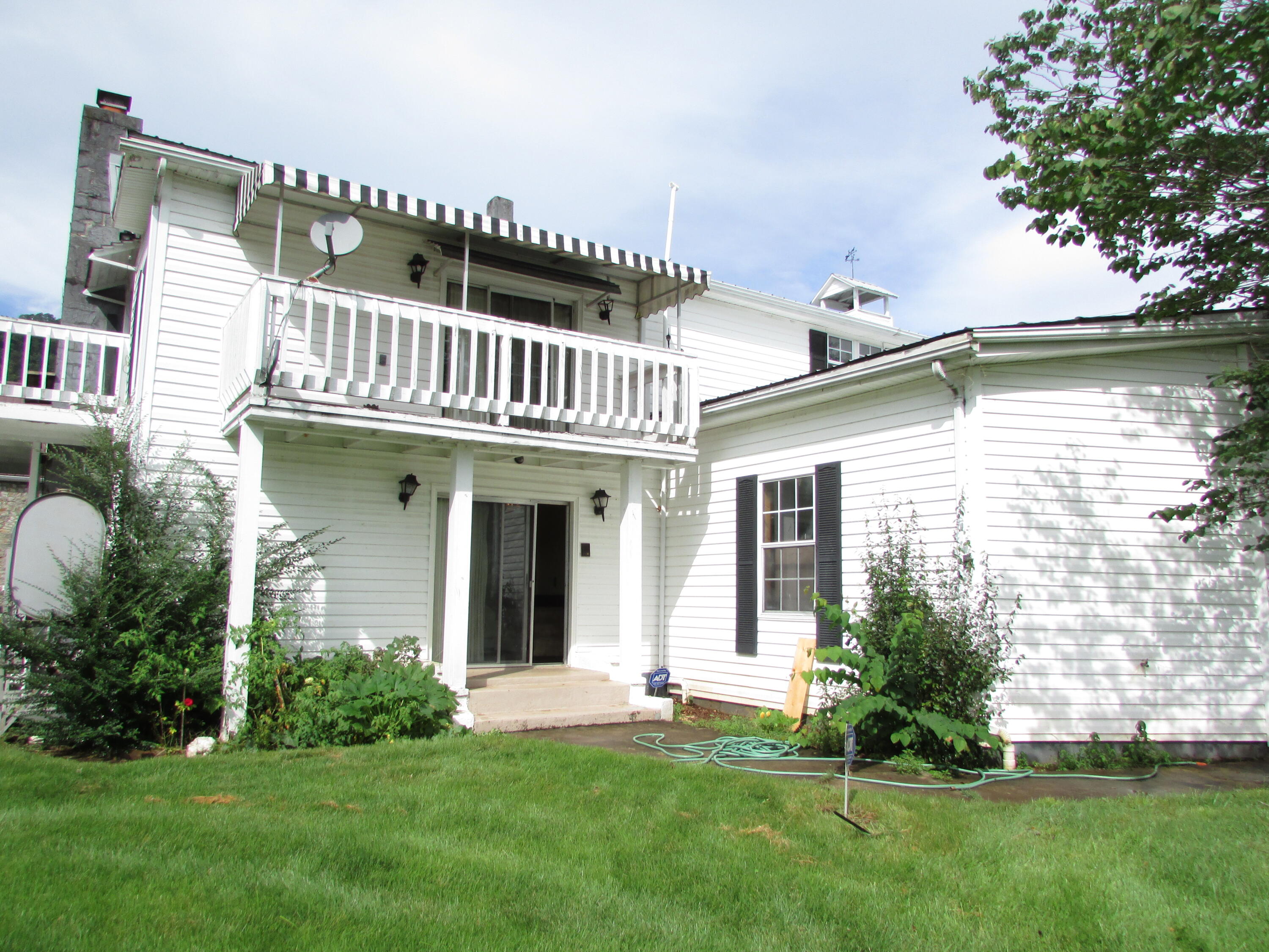 502 1st Avenue Hampton, TN 37658 - Photo 4 of 71 First Ave Hampton TN 37658 (31)