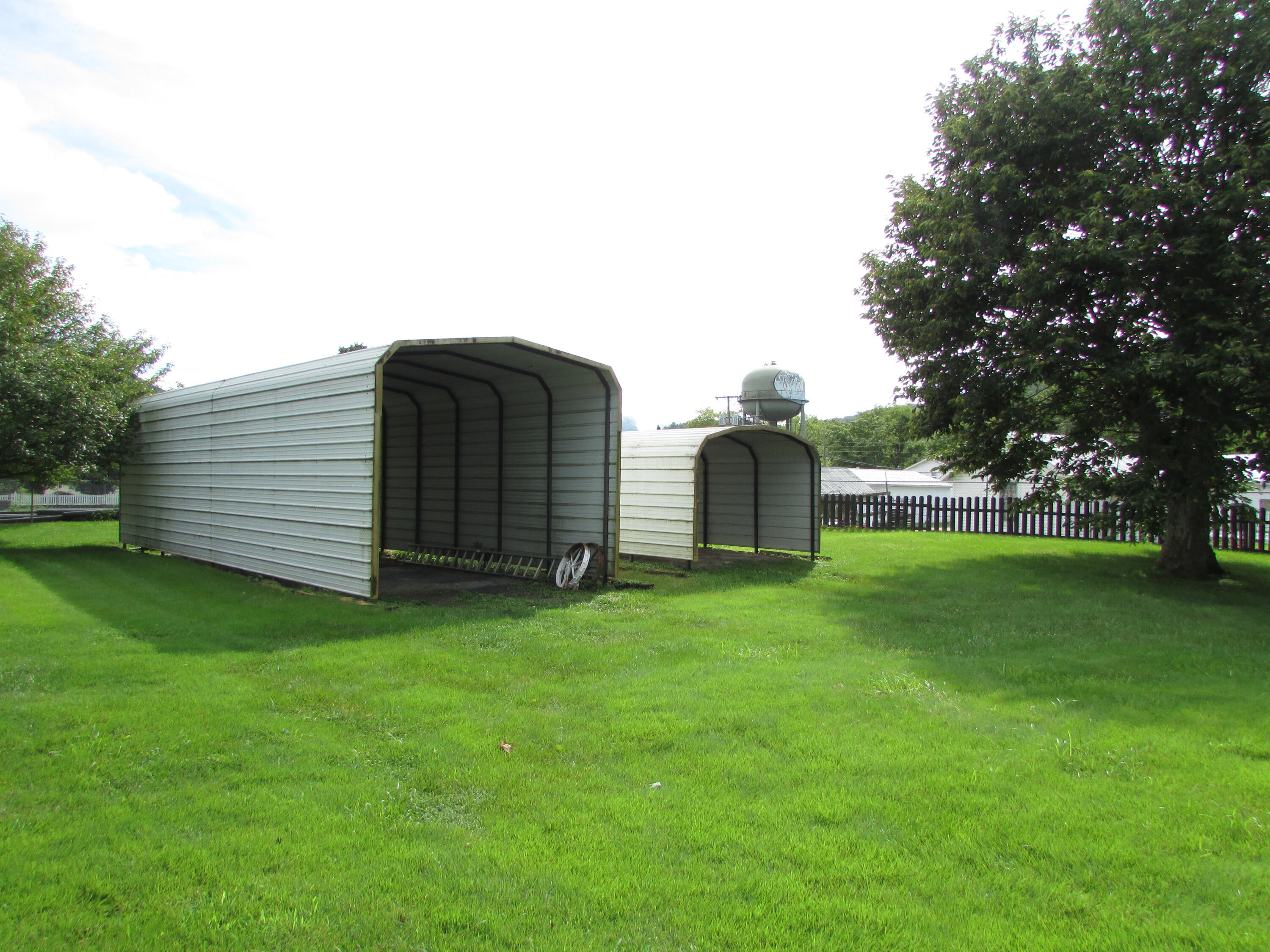 502 1st Avenue Hampton, TN 37658 - Photo 7 of 71 First Ave Hampton TN 37658 (29)