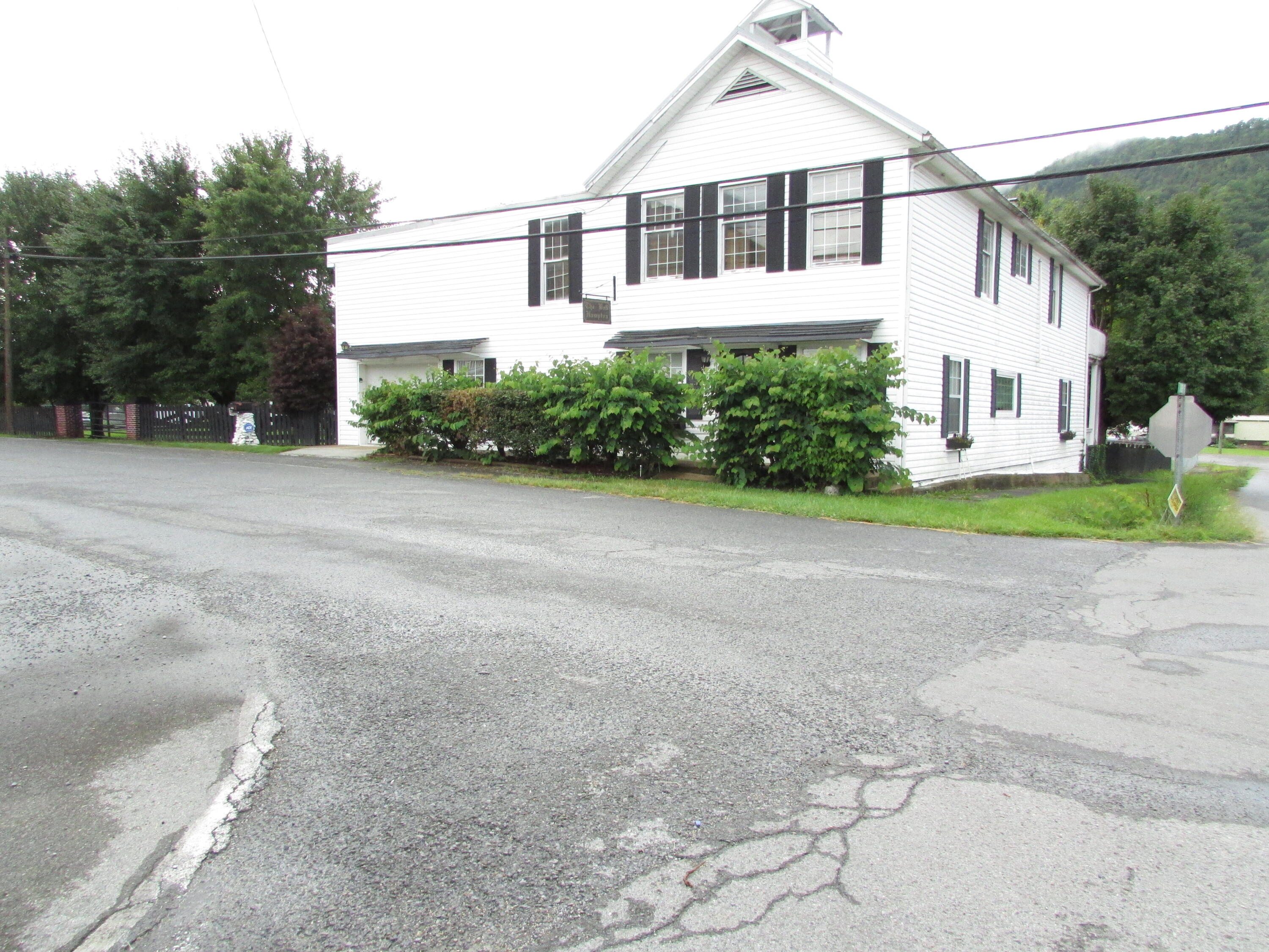 502 1st Avenue Hampton, TN 37658 - Photo 9 of 71 First Ave Hampton TN 37658 (1)