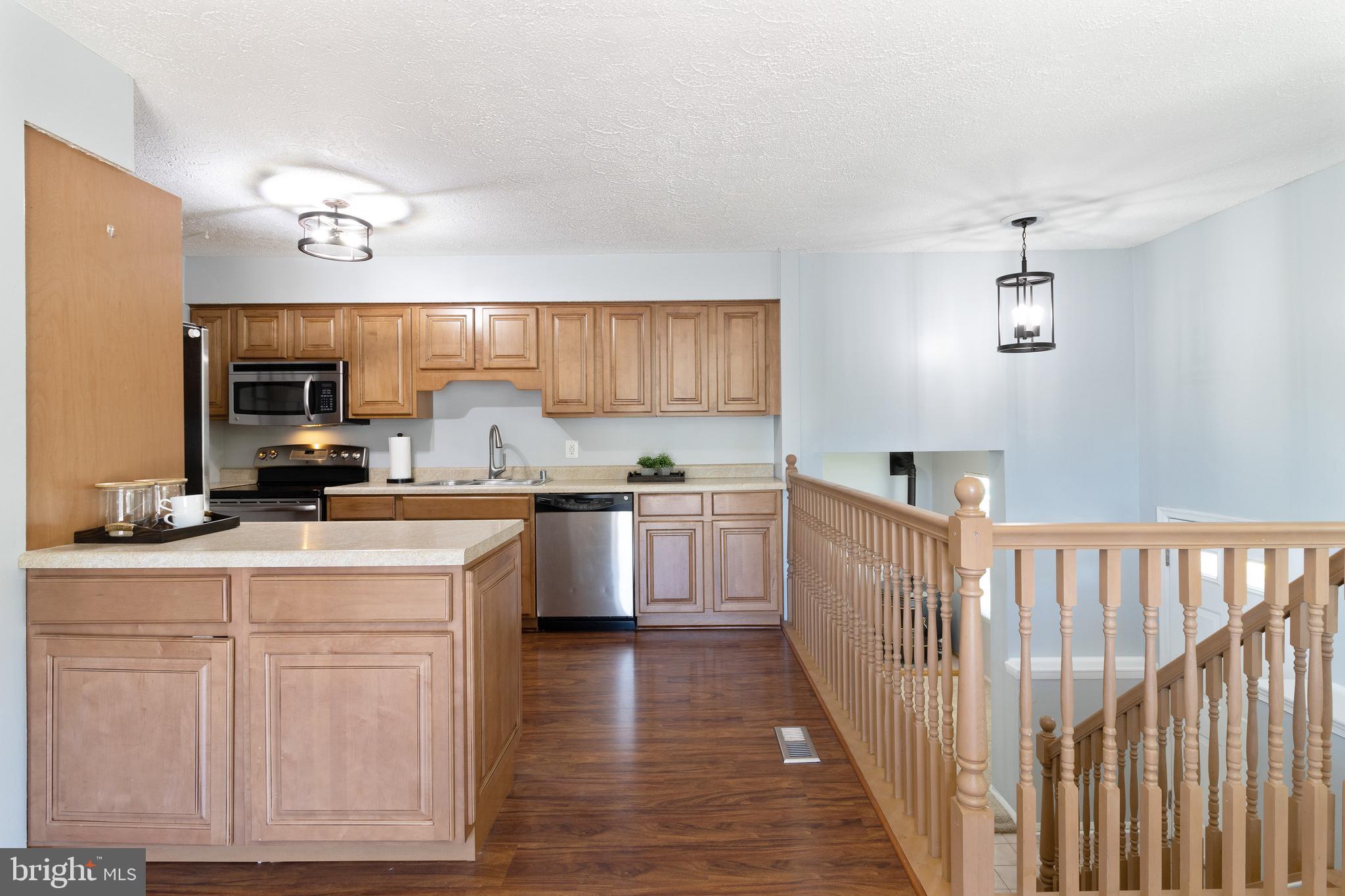 2895 Dungate Road Pasadena, MD 21122 - Photo 3 of 44 Stainless steel appliances