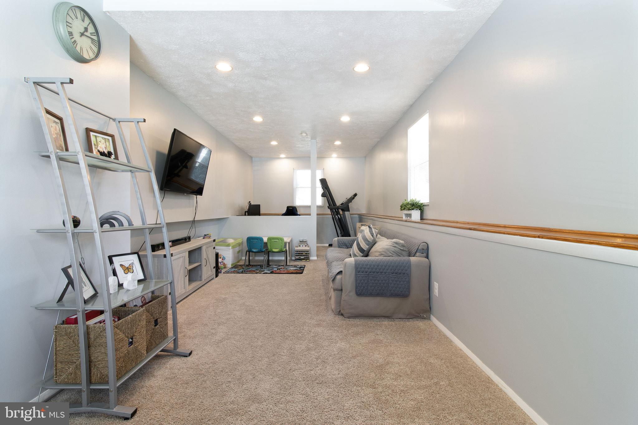 2895 Dungate Road Pasadena, MD 21122 - Photo 21 of 44 living area with space for home office