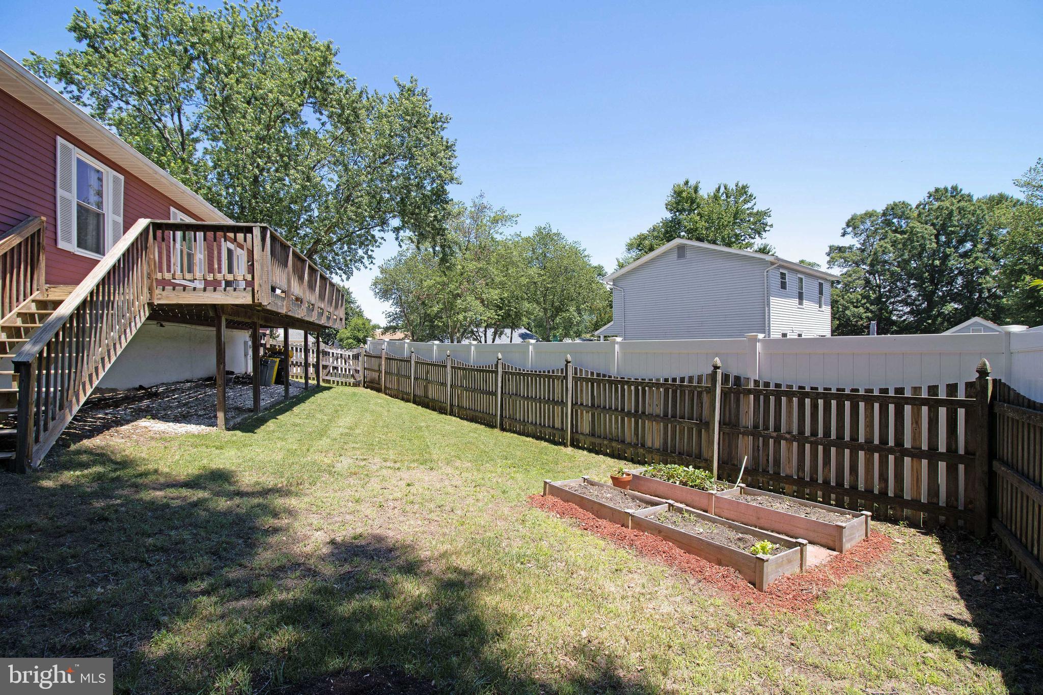 2895 Dungate Road Pasadena, MD 21122 - Photo 38 of 44 Fenced in yard