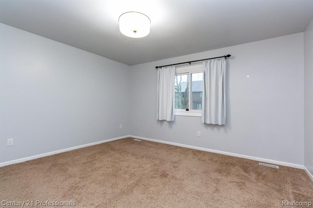 2788 Ranieri Drive Troy, MI 48085 - Photo 17 of 39