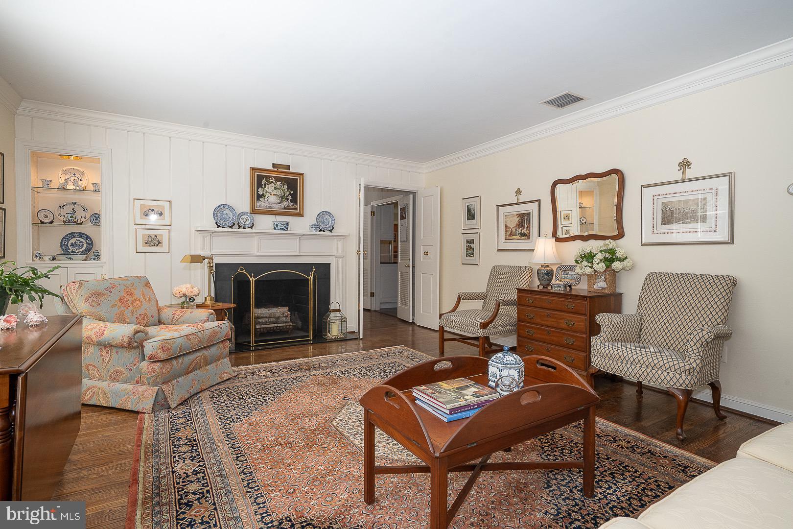712 Woodcrest Road Wayne, PA 19087 - Photo 11 of 34 Living Room with wood burning fireplace