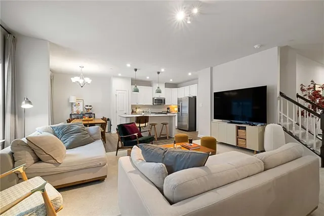 $3,200 | 202 Dana Drive, Sewickley, PA 15143