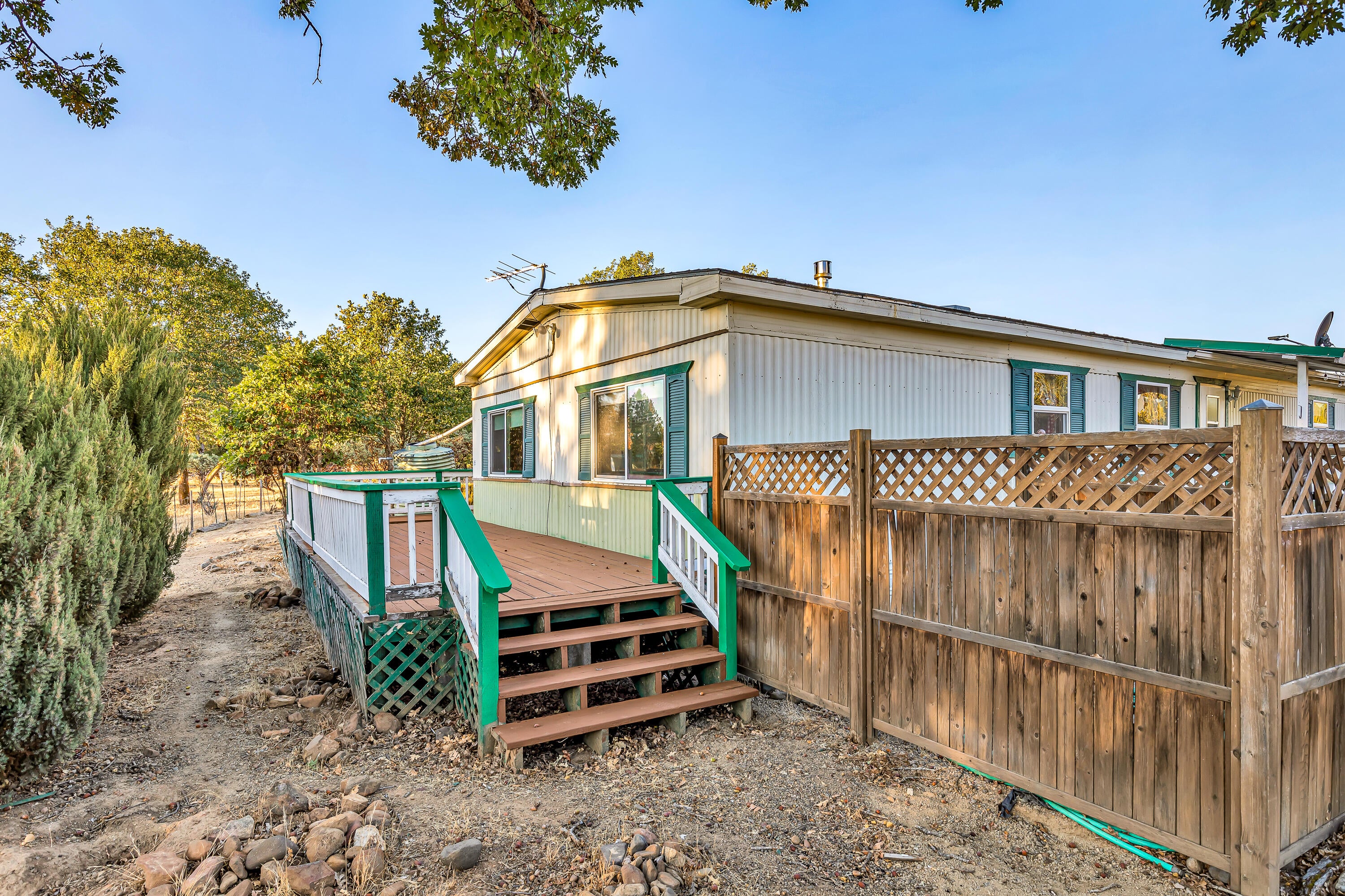 3849 Sams Valley Road Gold Hill, OR 97525 - Photo 28 of 57 9R9A8422