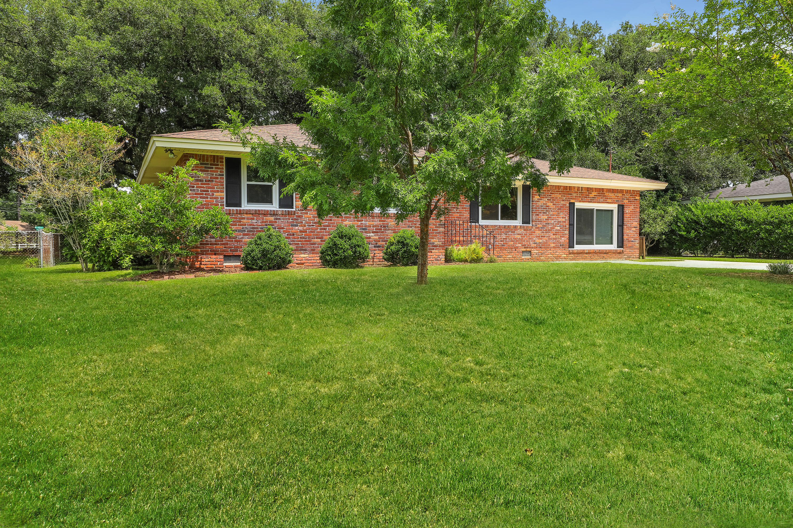 67 Boardman Road Charleston, SC 29407 - Photo 2 of 35 large yard