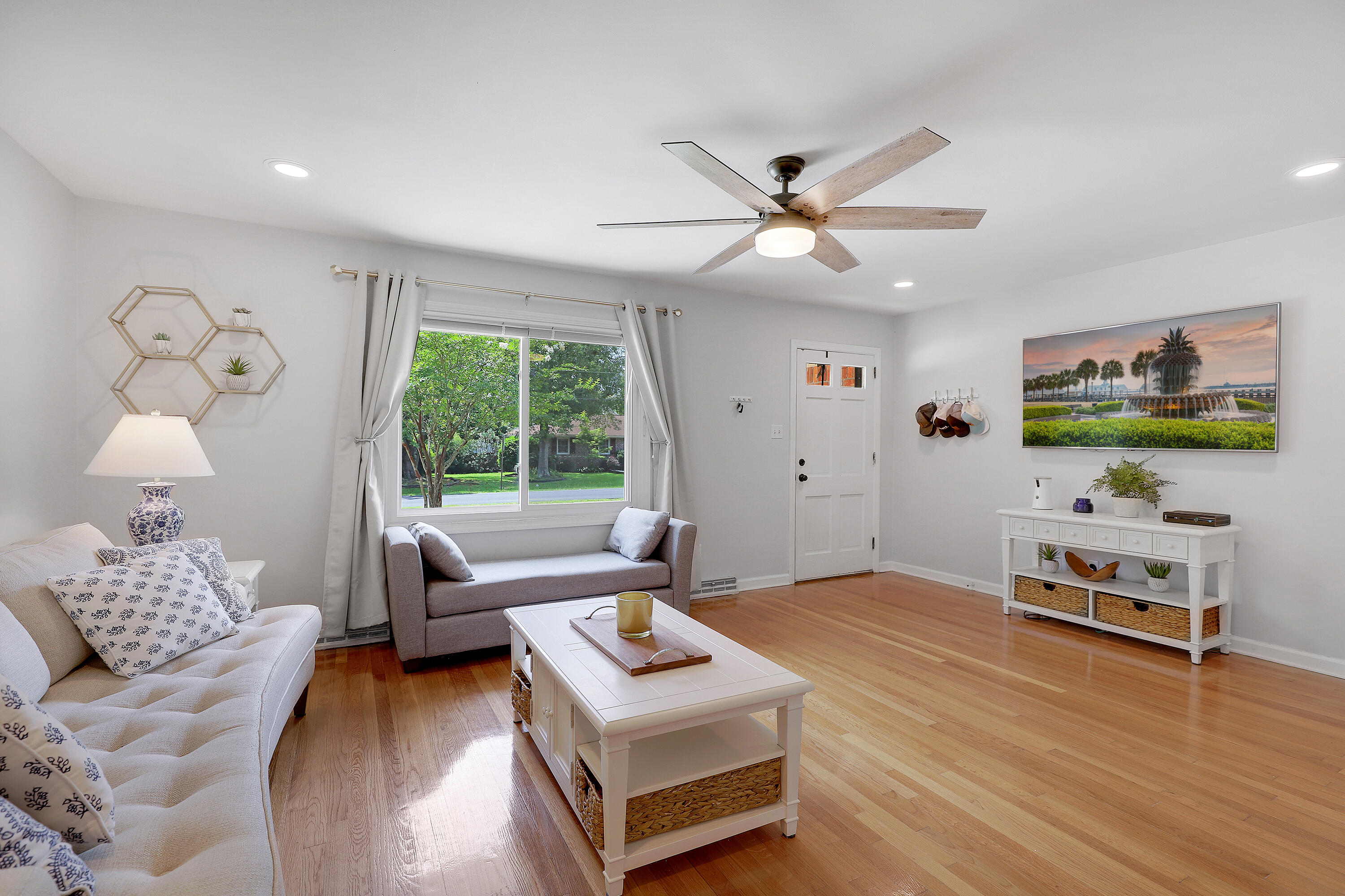 67 Boardman Road Charleston, SC 29407 - Photo 7 of 35 tons of natural light