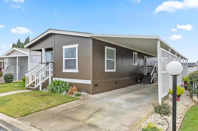 $189,999 | 3120 Live Oak Boulevard, Unit 135, Yuba City, CA 95991