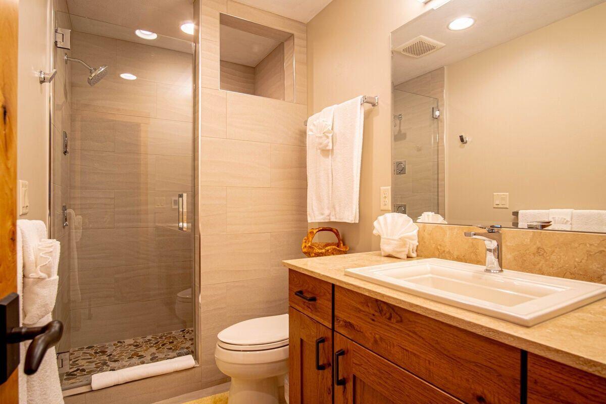 2616 Ridge Lane Sun Valley, ID 83353 - Photo 12 of 15 Guest Bathroom